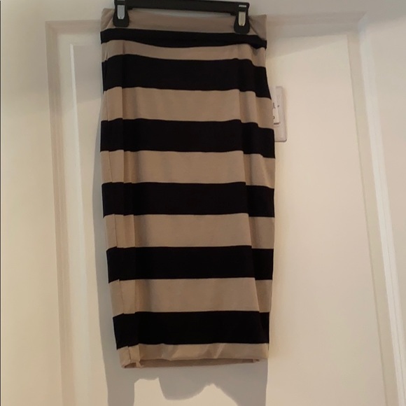 Dresses & Skirts - Black and Tan stretch pencil skirt